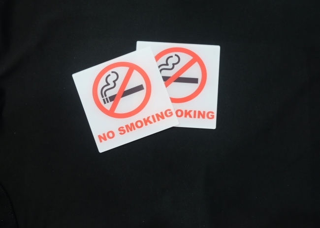 Bảng cấm hút thuốc mica